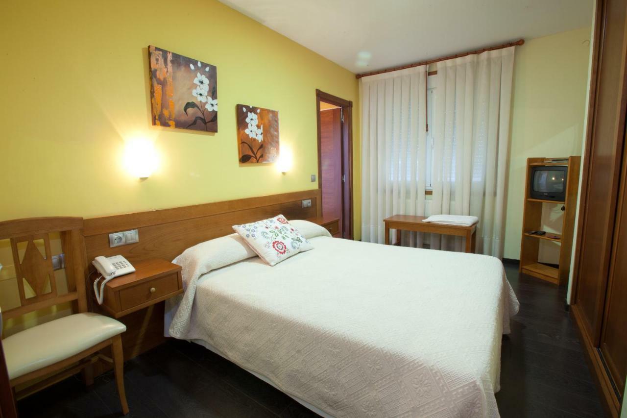 Hotel Terranova Oza de los Ríos Buitenkant foto